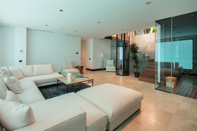 Spain, Marbella, Marbella Golden Mile - COSTA-00299P