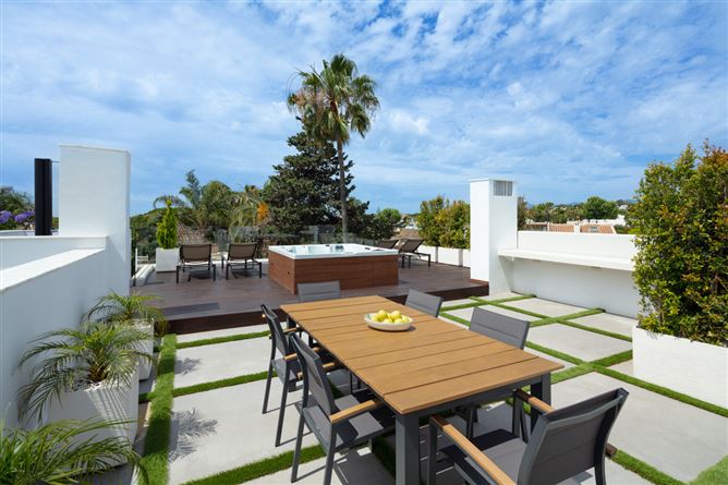 Spain, Marbella, Marbella Golden Mile - COSTA-00299P