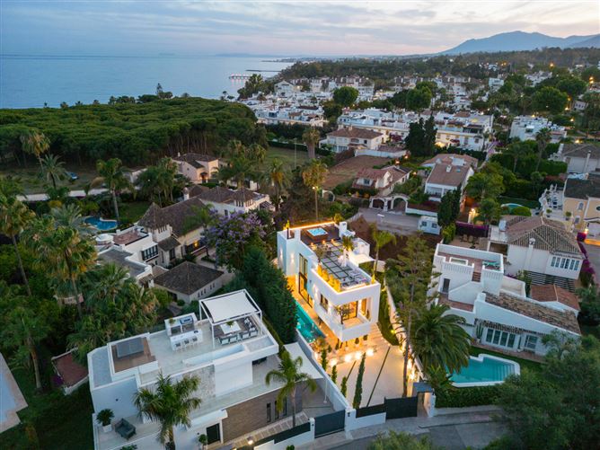 Spain, Marbella, Marbella Golden Mile - COSTA-00299P