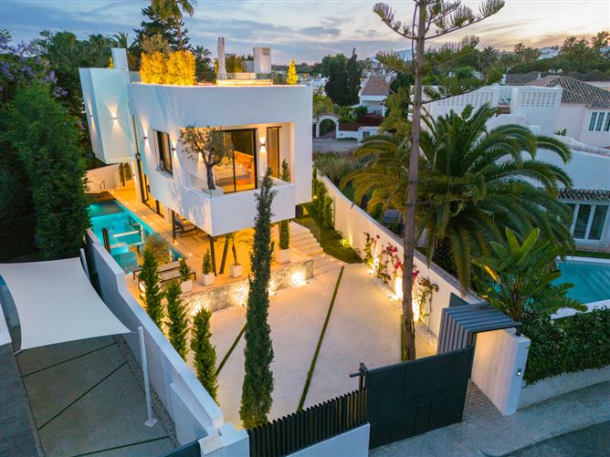 Spain, Marbella, Marbella Golden Mile - COSTA-00299P