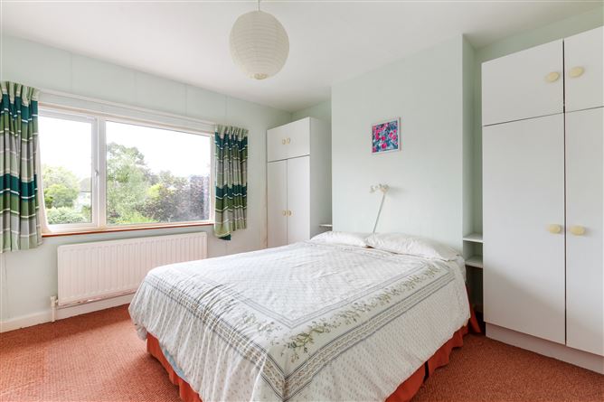 Photo 8 of 13 — 32 Farmhill Road, Goatstown, Dublin 14