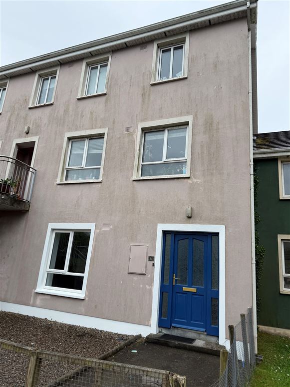 11 Woodview Park, Lahinch Road, Ennistymon, Clare
