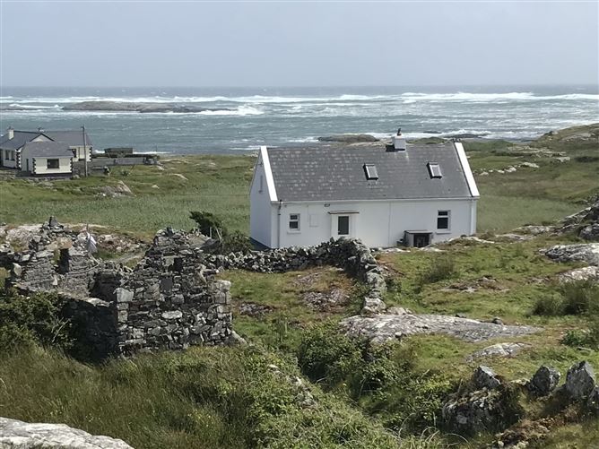 Traditional Stone Cottage in Connemara Gaeltacht,Caladh Gholaim