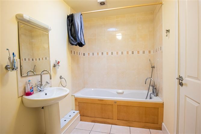 8 Aldercourt, Ferns, Co. Wexford