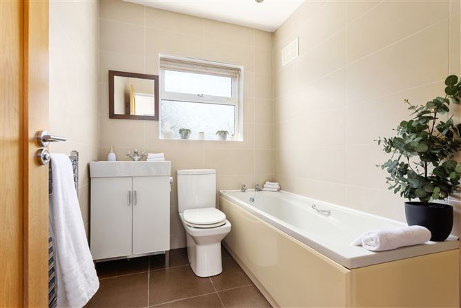 18 Roebuck Downs, Clonskeagh, Dublin 14