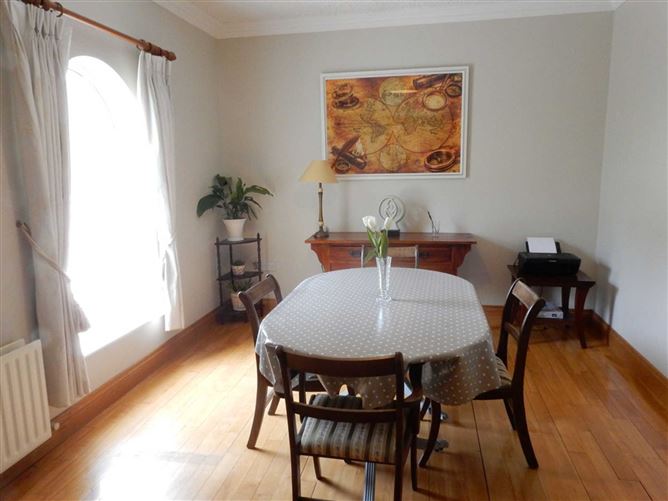 11 Silvergrove, Ballybeg, Ennis, County Clare