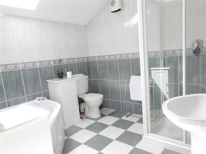 11 Silvergrove, Ballybeg, Ennis, County Clare