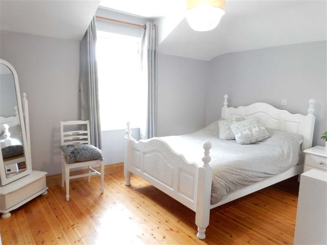 11 Silvergrove, Ballybeg, Ennis, County Clare