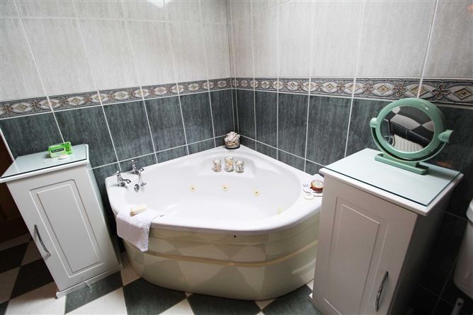 11 Silvergrove, Ballybeg, Ennis, County Clare