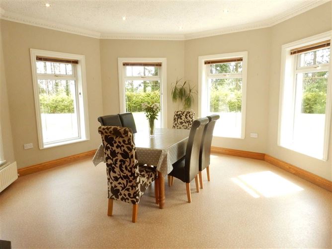 11 Silvergrove, Ballybeg, Ennis, County Clare