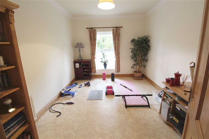 11 Silvergrove, Ballybeg, Ennis, County Clare