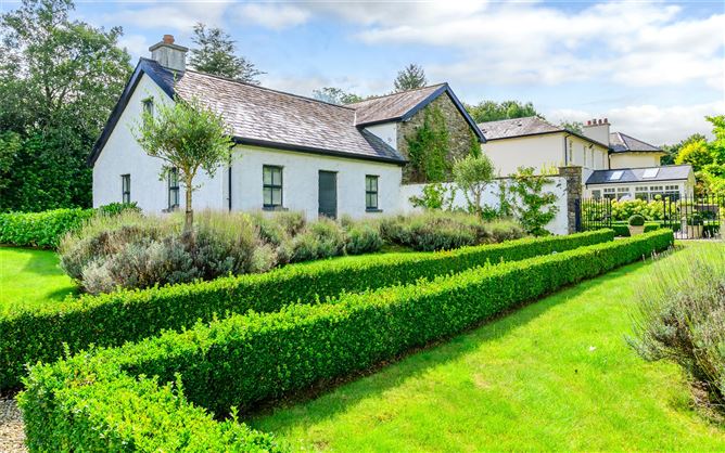 Knockmacool Lodge, Knockmacool, Enniskeane, West Cork