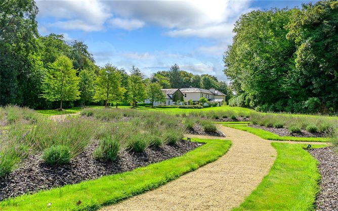 Knockmacool Lodge, Knockmacool, Enniskeane, West Cork