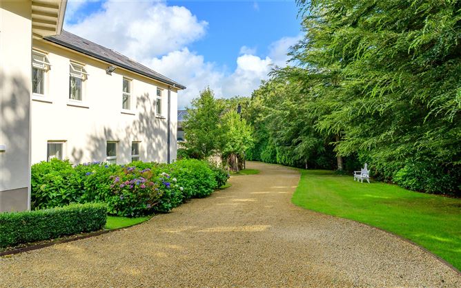 Knockmacool Lodge, Knockmacool, Enniskeane, West Cork