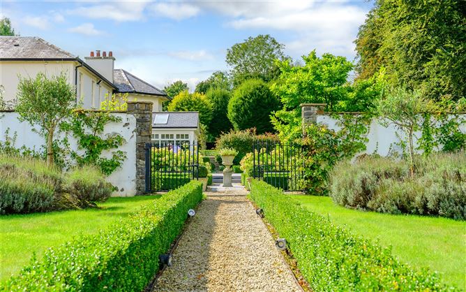 Knockmacool Lodge, Knockmacool, Enniskeane, West Cork