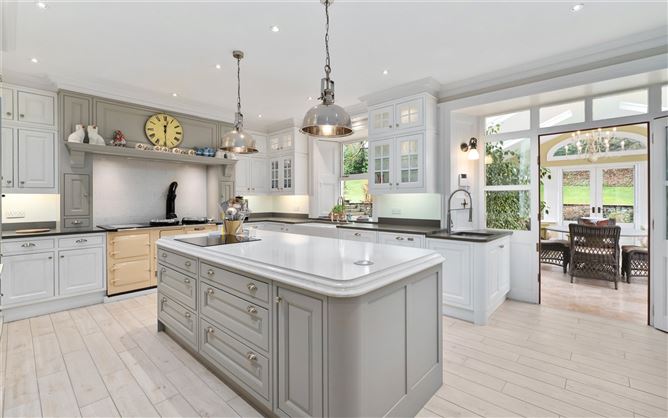 Knockmacool Lodge, Knockmacool, Enniskeane, West Cork