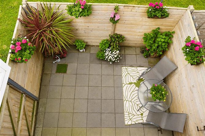https://photos-a.propertyimages.ie/media/9/2/7/5003729/8656b3ea-0a03-46ed-8bef-fd9367f365a2_l.png