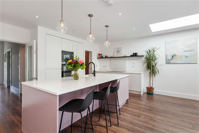 Photo 5 of 23 — 64 Howth Road, Clontarf, Dublin 3