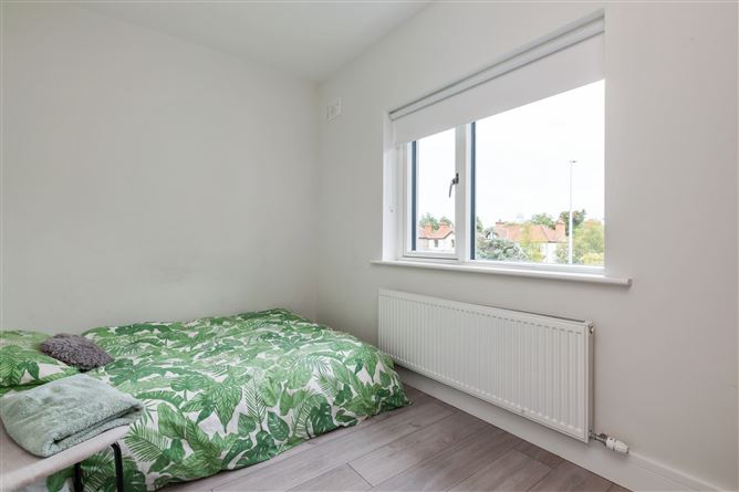 Photo 15 of 23 — 64 Howth Road, Clontarf, Dublin 3