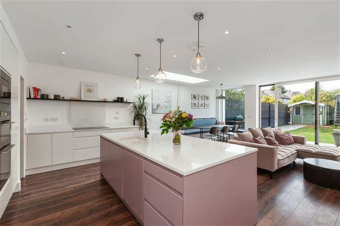 64 Howth Road, Clontarf, Dublin 3