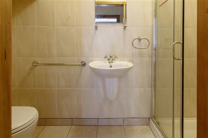 Photo 11 of 29 — 5 Bellvue Place, Townshend Street, Skibbereen, West Cork