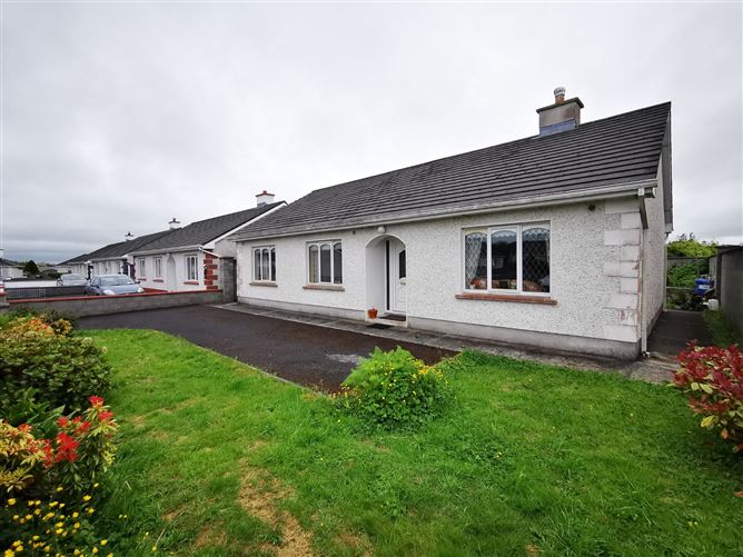 28 Hollywood Grove, Ballaghaderreen, Co. Roscommon - Sherry FitzGerald ...