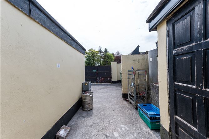 The Holy Cross Bar & Restaurant, Holycross, Butlerstown, Waterford City