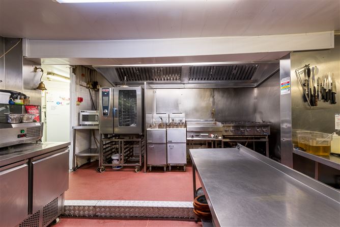 The Holy Cross Bar & Restaurant, Holycross, Butlerstown, Waterford City