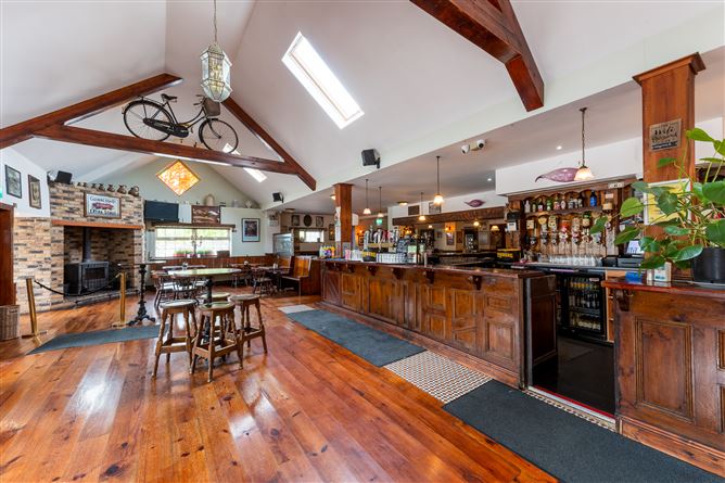 The Holy Cross Bar & Restaurant, Holycross, Butlerstown, Waterford City