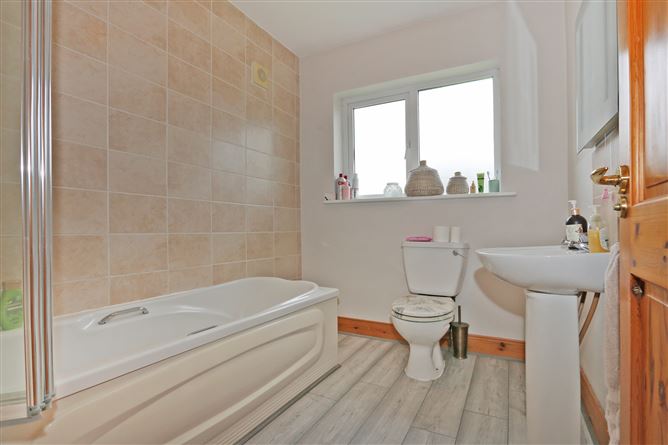 6 Cluain Droichead, Sixmilebridge, Co. Clare