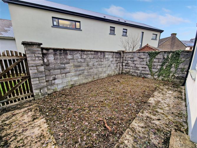 18 Cathedral Court, Clare Road, Ennis, Co. Clare