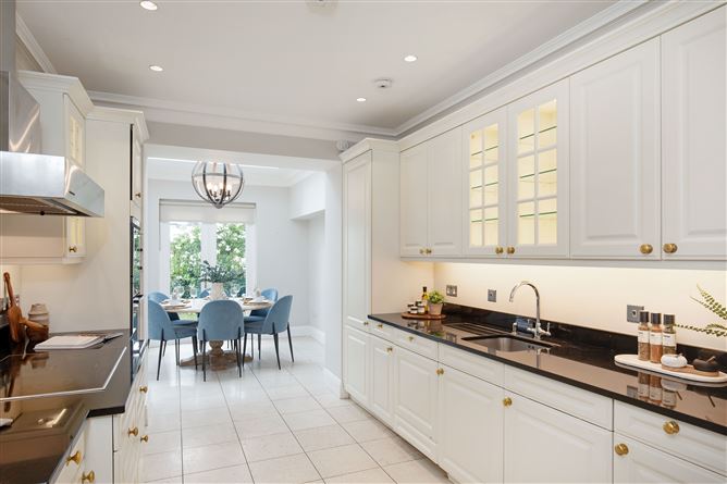11 Ailesbury Wood, Ballsbridge,   Dublin 4