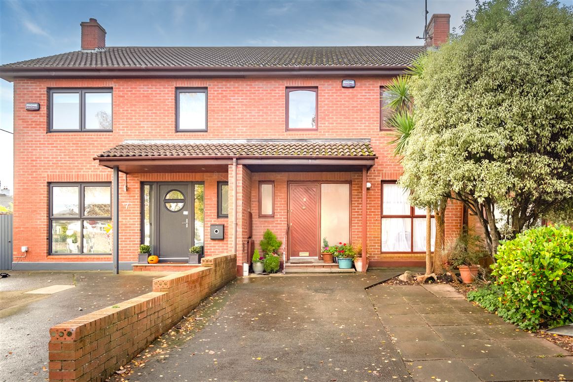 8 Cluny Park, Killiney, County Dublin