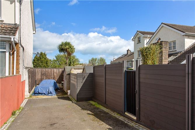 Benowen, 58 A Foxrock Avenue, Foxrock, Dublin 18