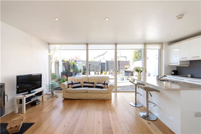 Benowen, 58 A Foxrock Avenue, Foxrock, Dublin 18