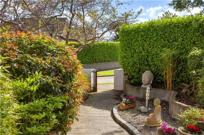 Benowen, 58 A Foxrock Avenue, Foxrock, Dublin 18