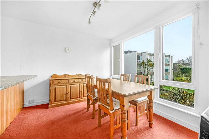 17 Woodview Court, Glenalbyn Road, Stillorgan, County Dublin