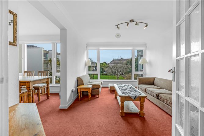 17 Woodview Court, Glenalbyn Road, Stillorgan, County Dublin