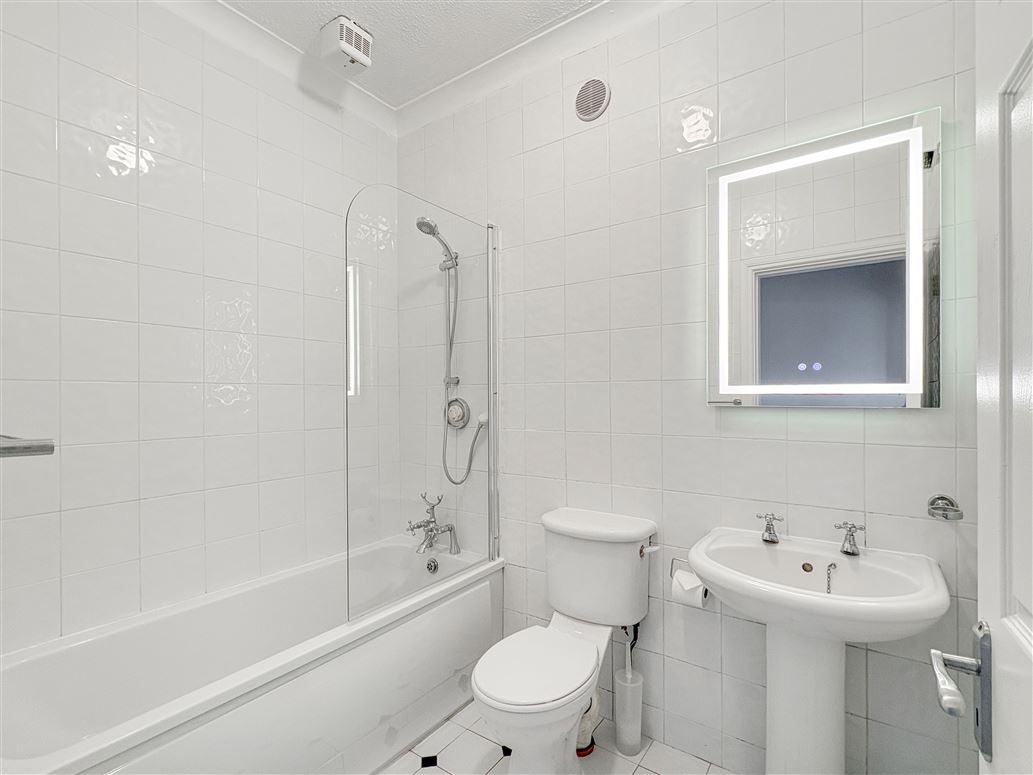 19 Gleann na Tra, Sandy Road, Galway City 19 Gleann na Tra, Sandy Road, Galway City