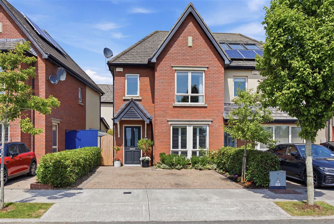 17 Coill Dubh Avenue , Malahide, County Dublin