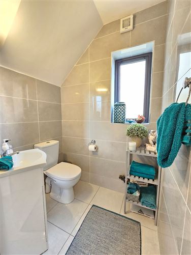 27 Meadow View, Creggaunnahilla, Clarecastle, Co. Clare