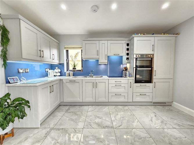 27 Meadow View, Creggaunnahilla, Clarecastle, Co. Clare