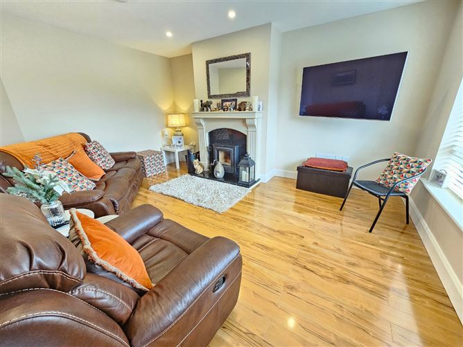 27 Meadow View, Creggaunnahilla, Clarecastle, Co. Clare