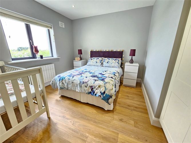 27 Meadow View, Creggaunnahilla, Clarecastle, Co. Clare