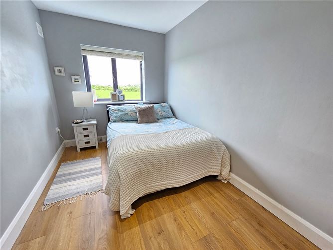 27 Meadow View, Creggaunnahilla, Clarecastle, Co. Clare