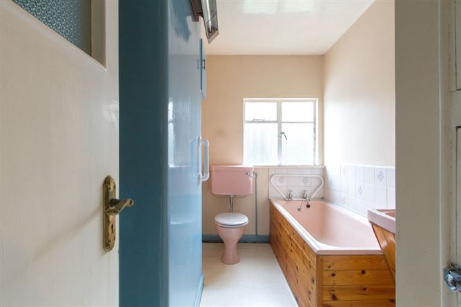 57 Woodley Park , Kilmacud, Dublin