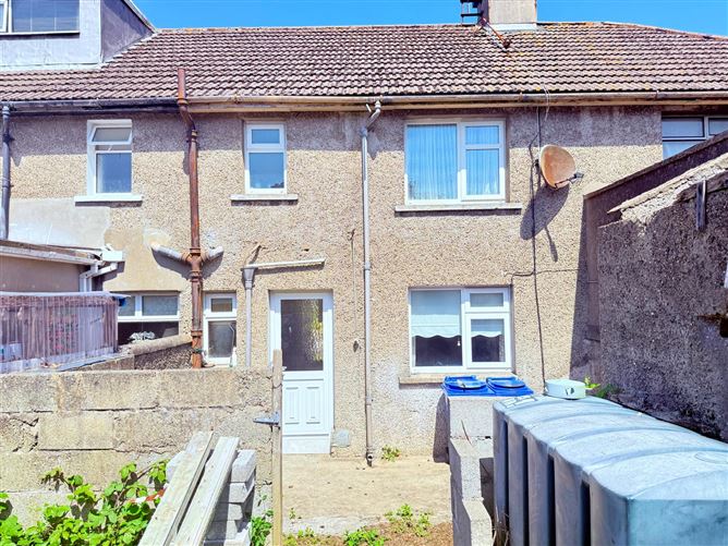 Photo 16 of 17 — 12 Bishopswater, Wexford Town, Wexford