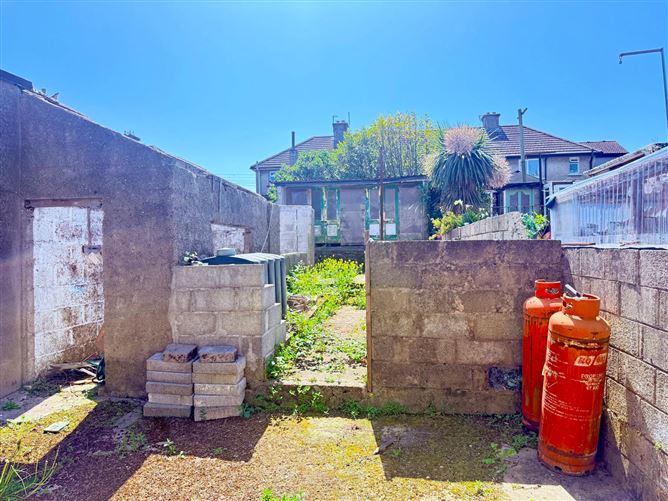 Photo 15 of 17 — 12 Bishopswater, Wexford Town, Wexford
