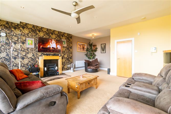 29 The Oval, Tullyvale, Cabinteely, Dublin