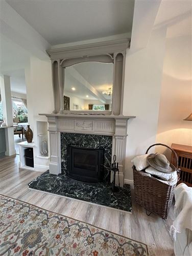 Lynbar, 7 Shrewsbury Downs, Ballinlough, Cork